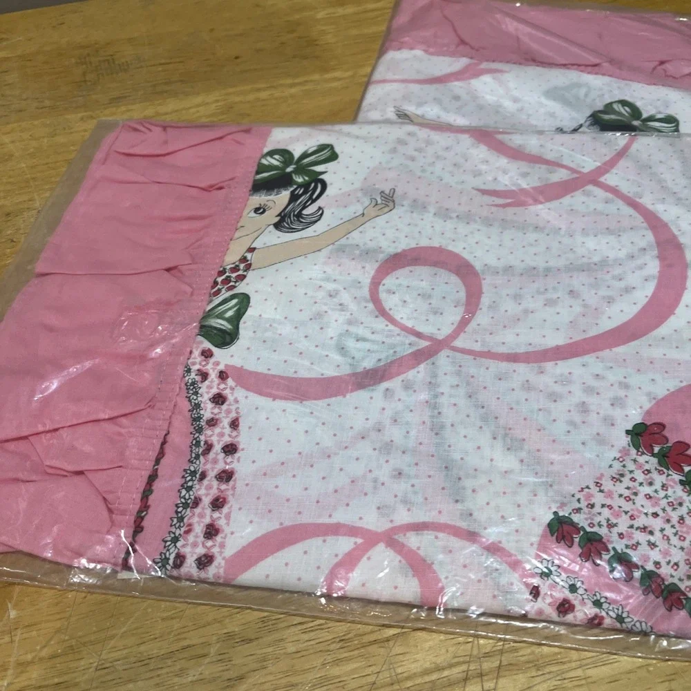 Vintage Southern Belle Dancing Girl Floral Pink Cottage (2) Shams NOS‎ Ruffled